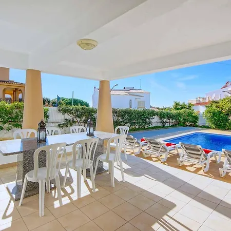 Machado Villa